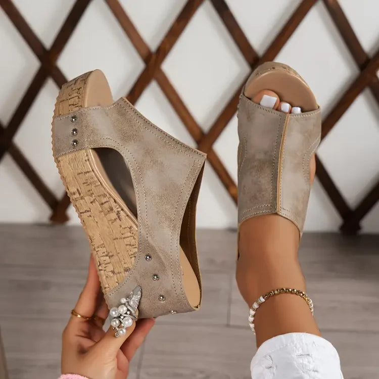Sandalias de Cuña Plataforma de Mujer – Mules Negras Corcho con Tachuelas