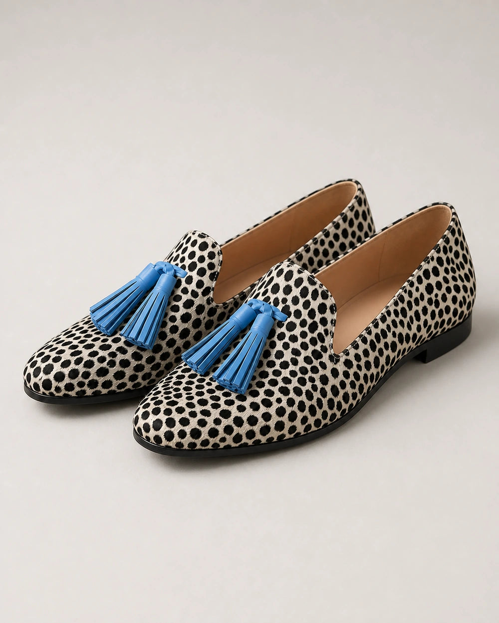 Mocasines animal print con borlas azules — Imagen del producto 9