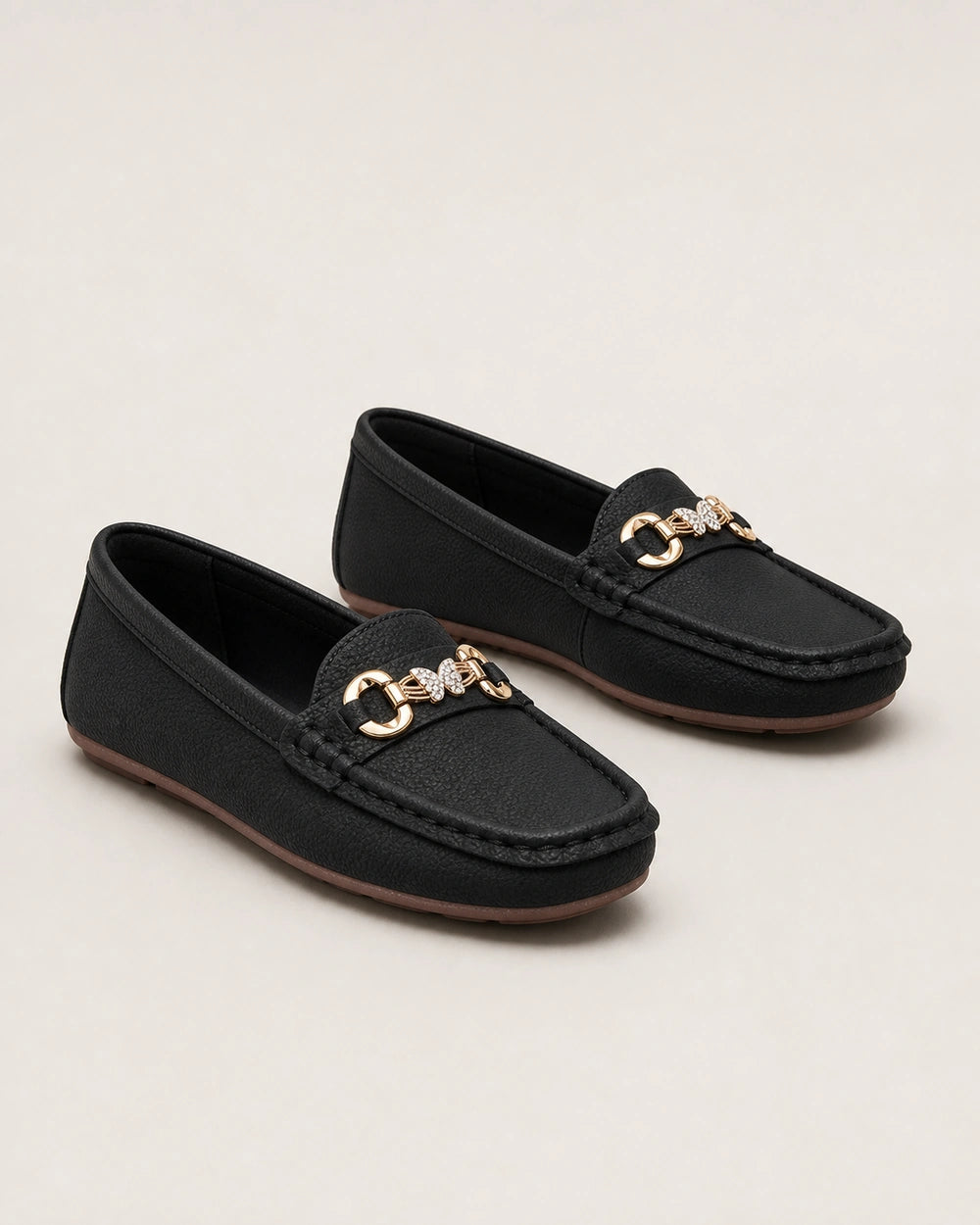 Mocasines de mujer con cadena dorada — Imagen del producto 11