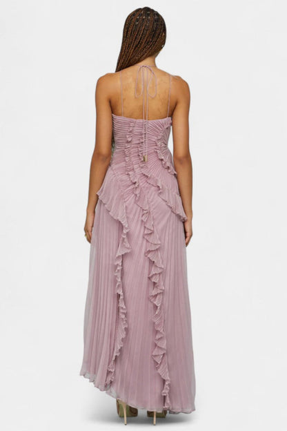 Seraphina | Vestido Halter Plisado con Bajo Asimétrico Elegante
