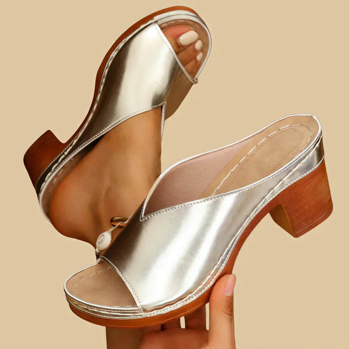 Miralena | Sandalias Mule de Plataforma y Tacón Cuadrado Metalizado Plateado