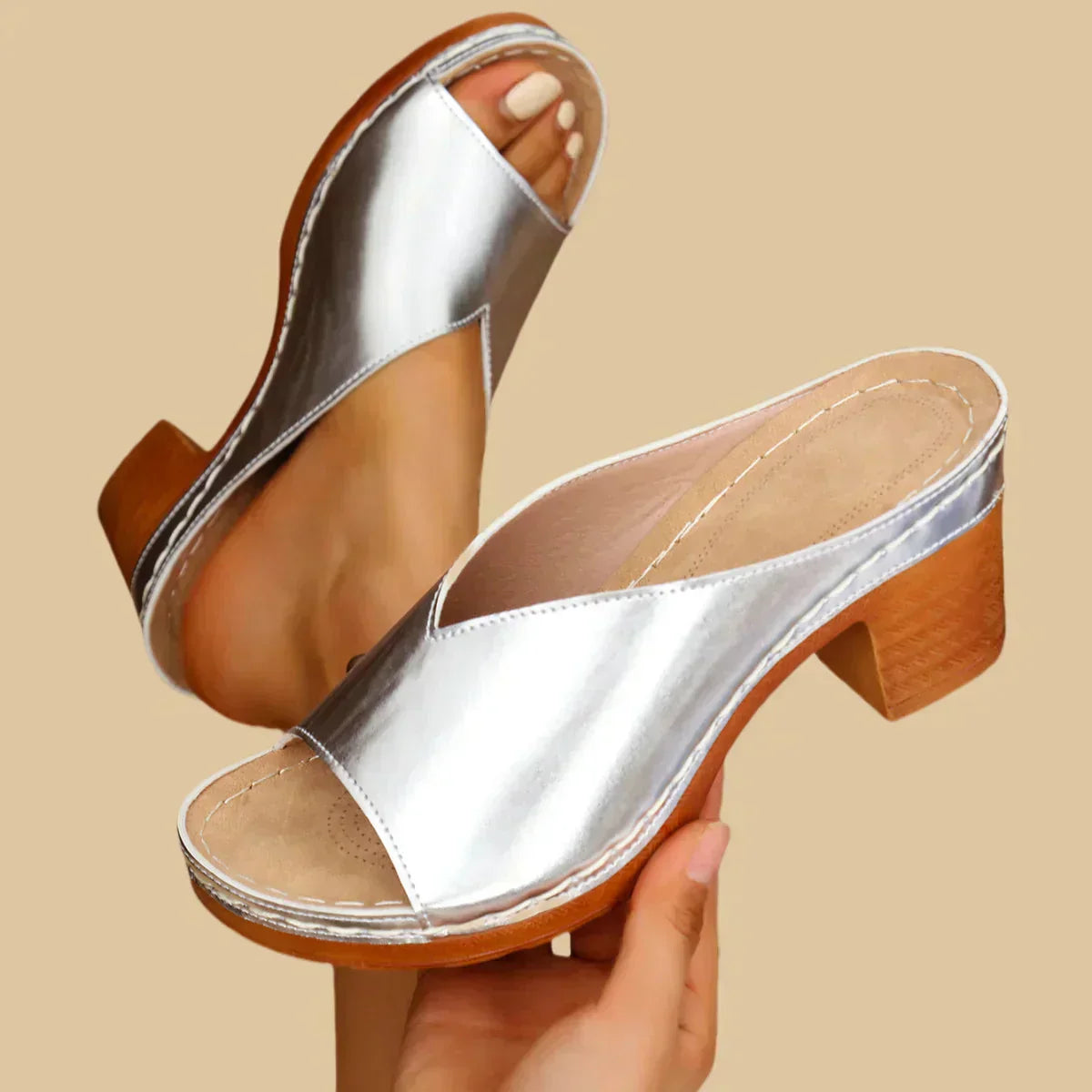 Miralena | Sandalias Mule de Plataforma y Tacón Cuadrado Metalizado Plateado