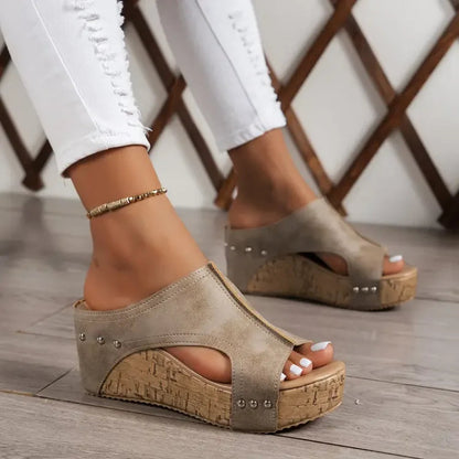 Sandalias de Cuña Plataforma de Mujer – Mules Negras Corcho con Tachuelas