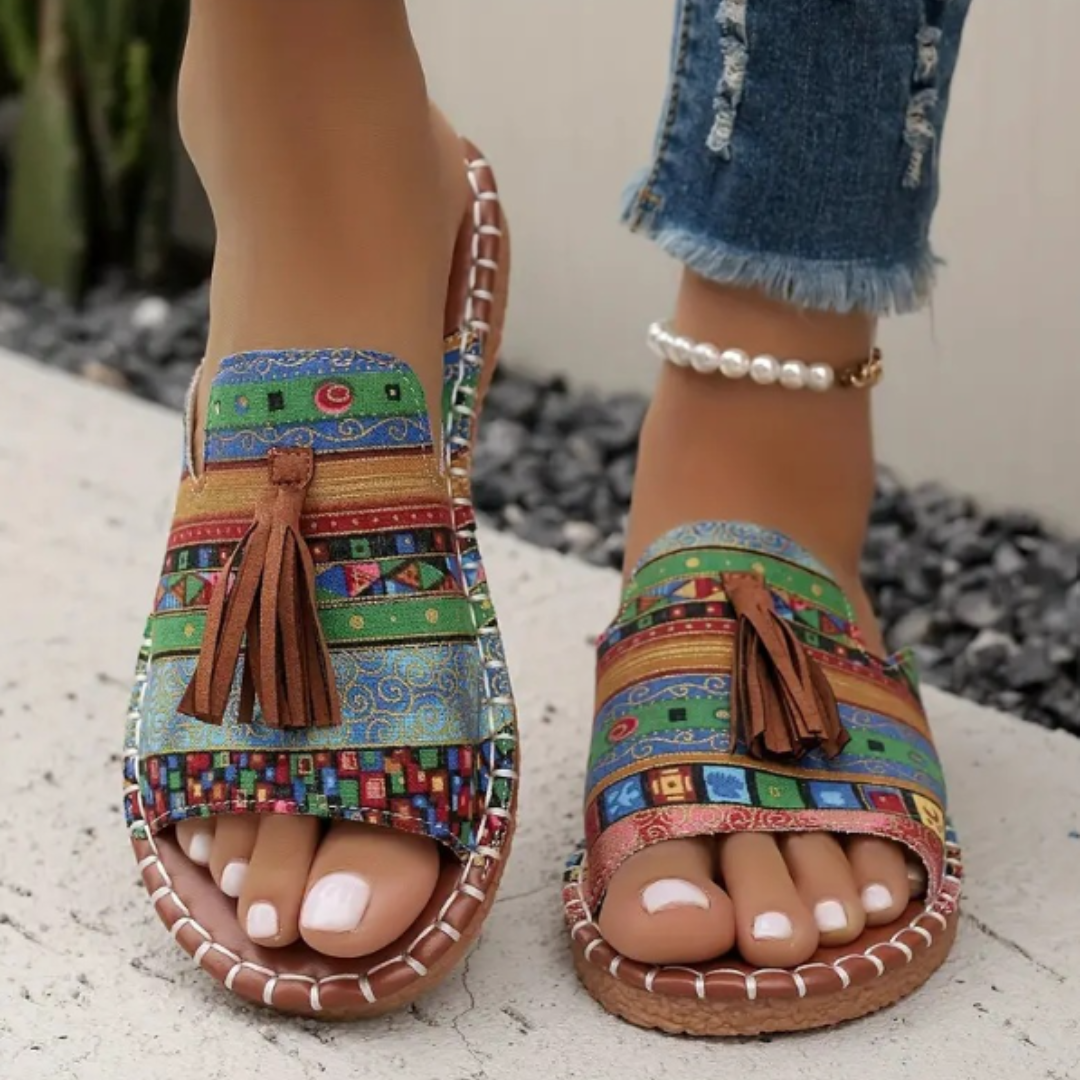 Serenella | Alpargatas Boho Tejidas con Borlas