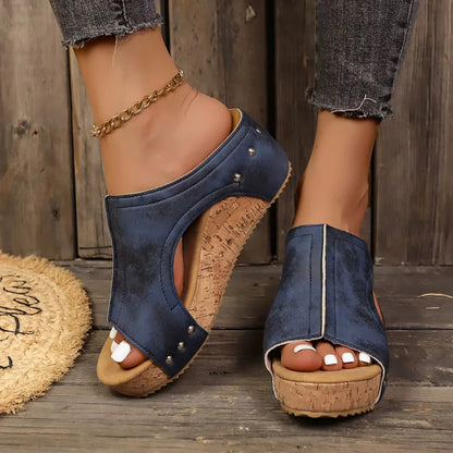 Momount Mujer Mules con Cuña de Corcho – Cuero Tachuelas Punta Abierta Recortes Slip-On