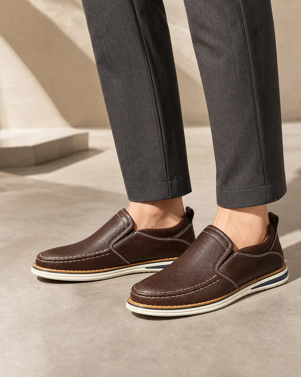 Mocasines slip-on de hombre con costuras a mano y paneles elásticos — image 9