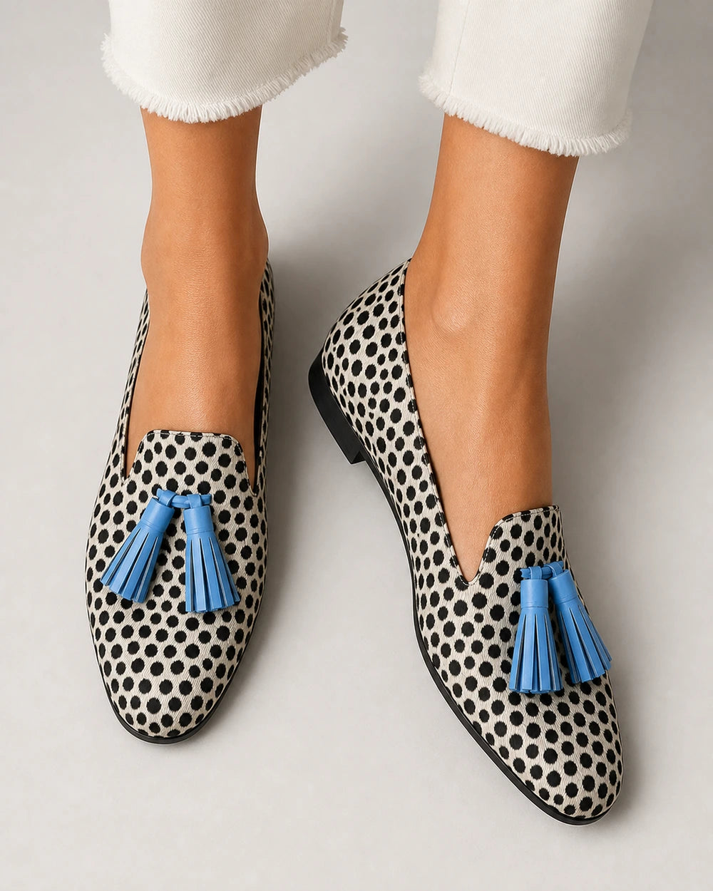 Mocasines animal print con borlas azules — Imagen del producto 5
