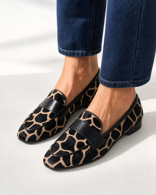 Mocasines animal print con ribete negro — Imagen del producto 1