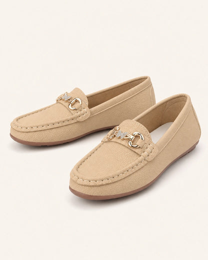 Mocasines de mujer con cadena dorada — Imagen del producto 9