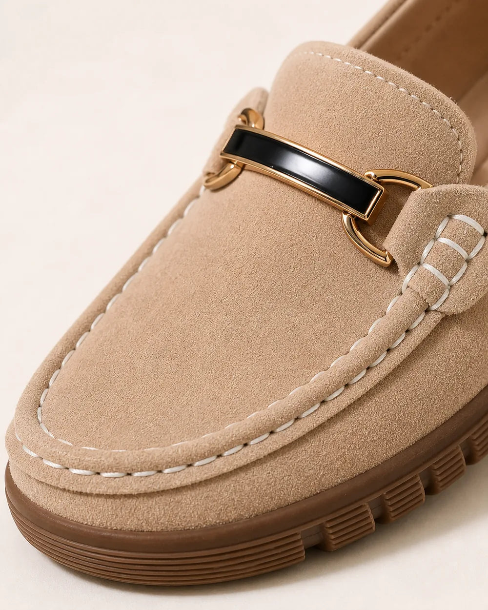 Mocasines con suela chunky y hebilla dorada — Imagen del producto 6