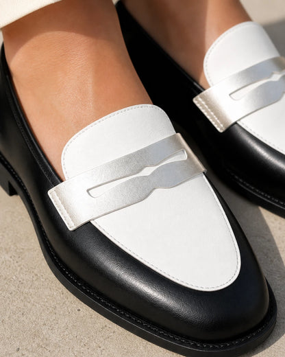 Mocasines blancos y negros con antifaz plateado — Imagen del producto 6