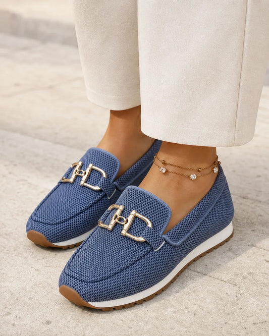 Mocasines de mujer con doble hebilla y suela deportiva — Imagen del producto 1