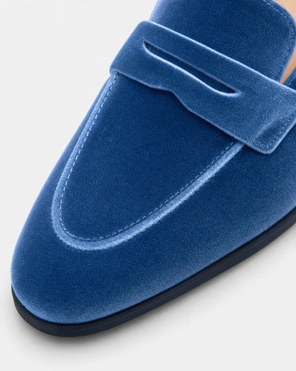 Mocasines azules con antifaz tono sobre tono — Imagen del producto 6