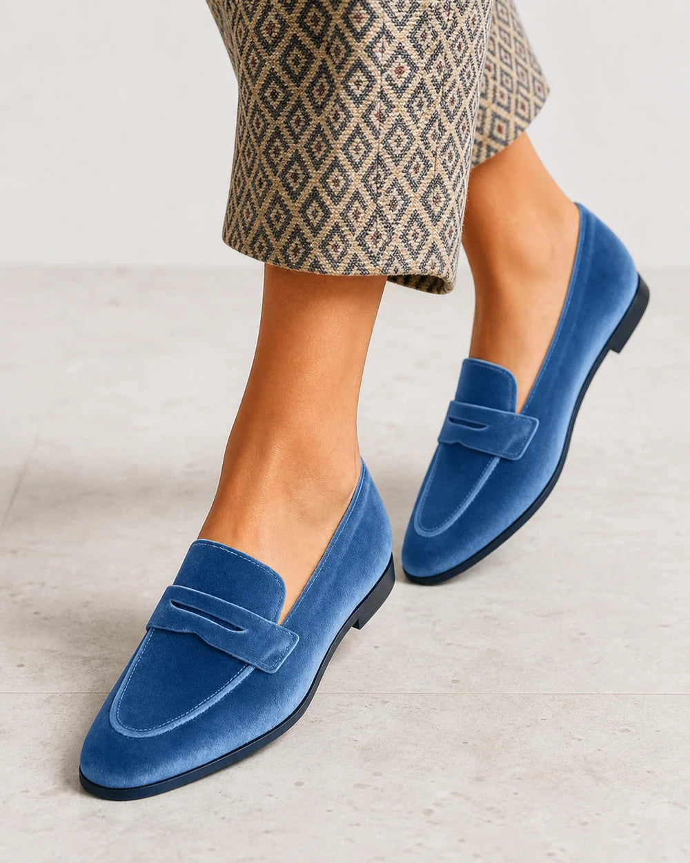 Mocasines azules con antifaz tono sobre tono — Imagen del producto 7
