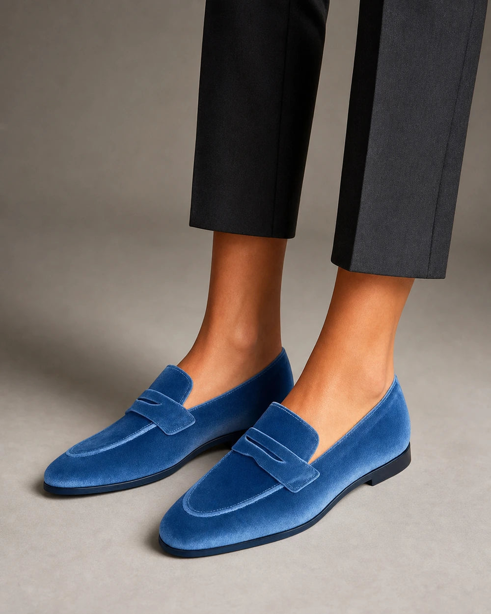 Mocasines azules con antifaz tono sobre tono — Imagen del producto 8