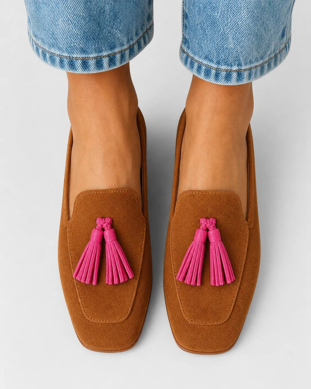 Mocasines color coñac con borlas rosas — Imagen del producto 5