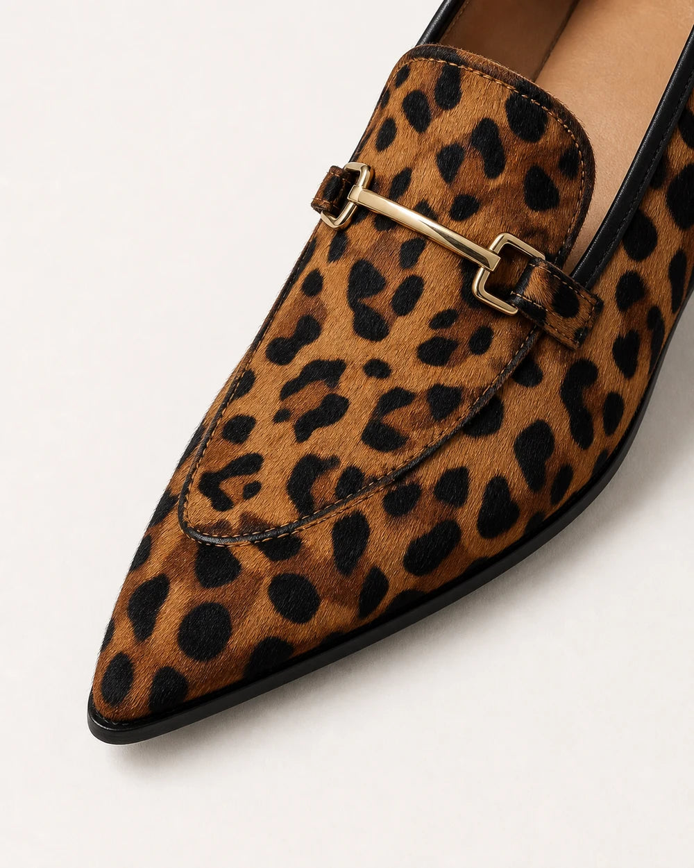 Mocasines leopardo de punta con hebilla metálica — Imagen del producto 6