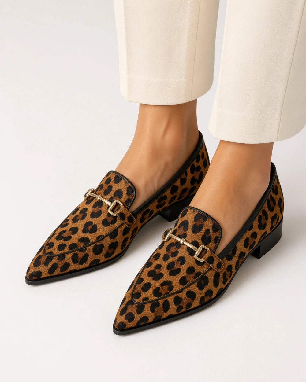 Mocasines leopardo de punta con hebilla metálica — Imagen del producto 8