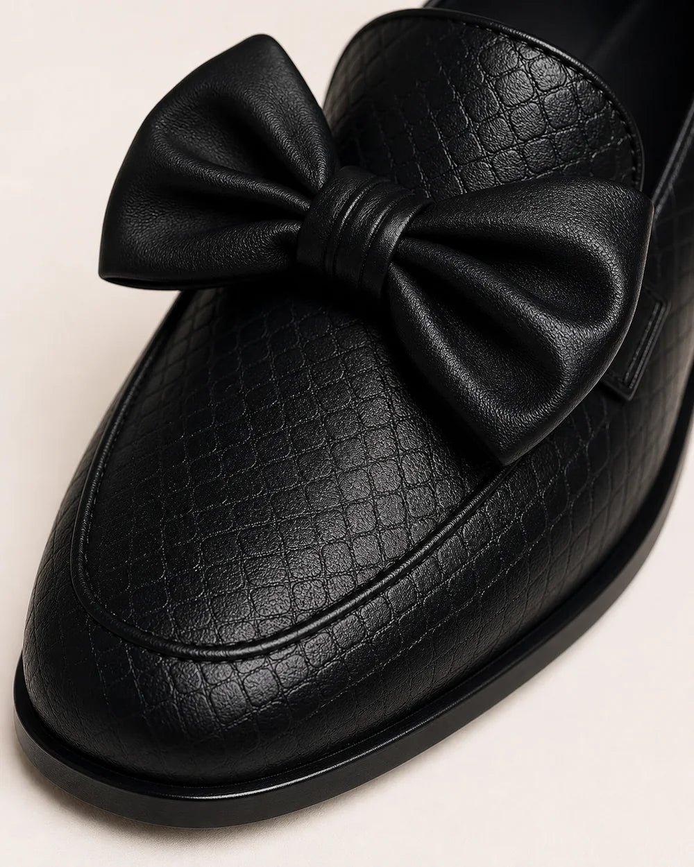Mocasines negros con lazo y tacón bajo — Imagen del producto 6