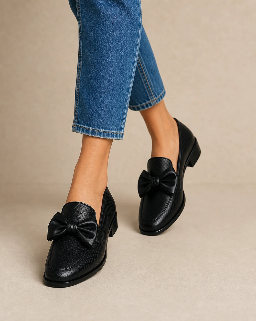 Mocasines negros con lazo y tacón bajo — Imagen del producto 7
