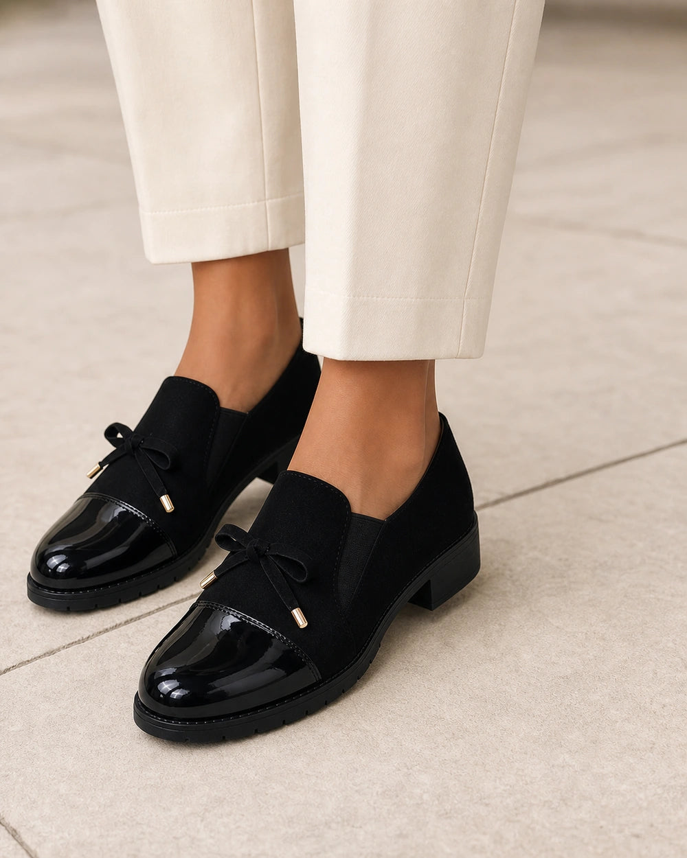 Mocasines con puntera brillante y lazo — Imagen del producto 7