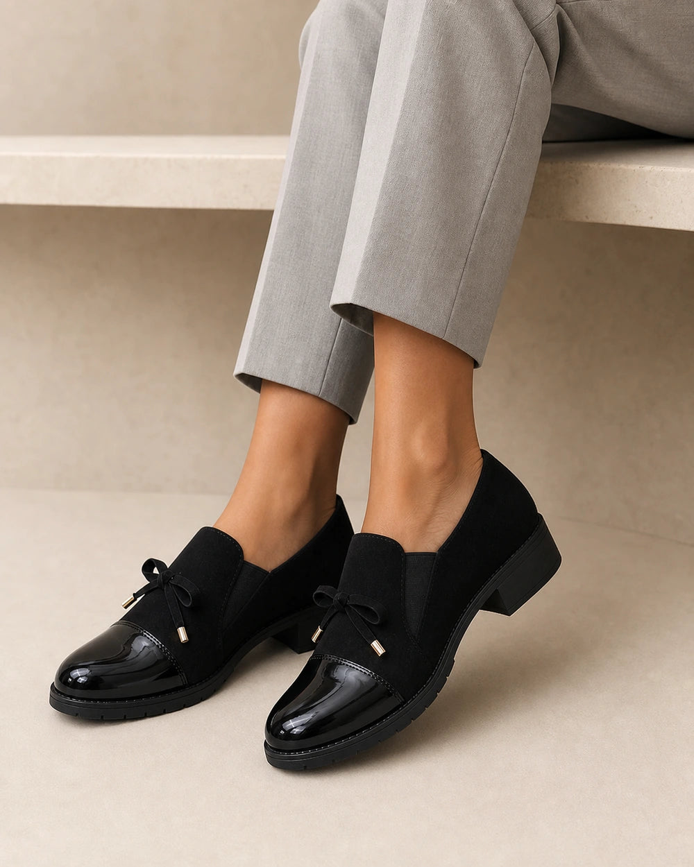 Mocasines con puntera brillante y lazo — Imagen del producto 8