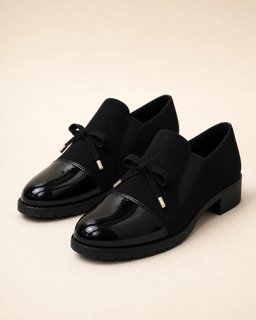 Mocasines con puntera brillante y lazo — Imagen del producto 9