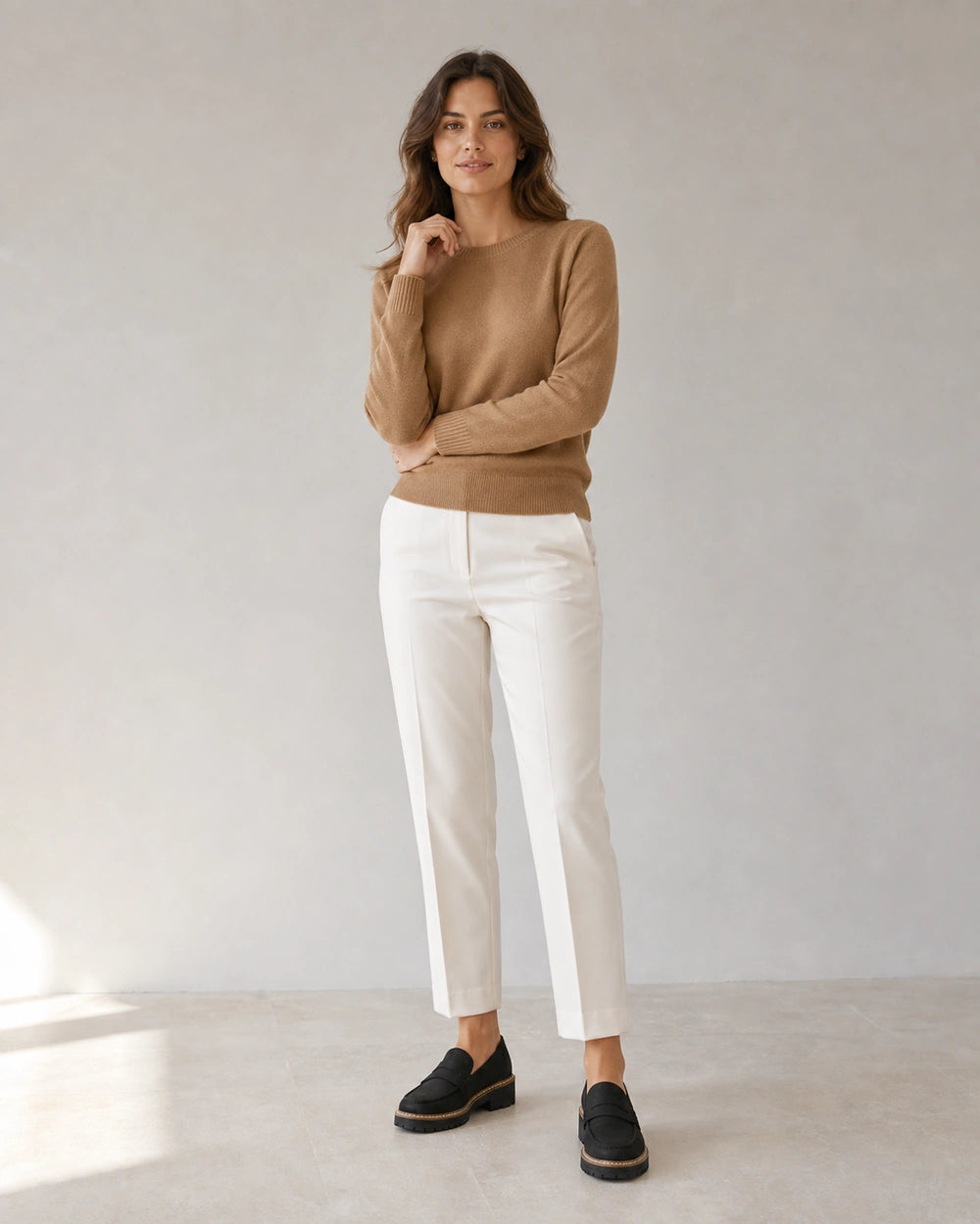 Mocasines de mujer con suela track gruesa — Llevado por una modelo