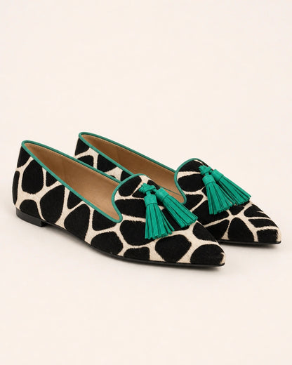 Mocasines de punta con estampado vaca y borlas — Imagen del producto 9