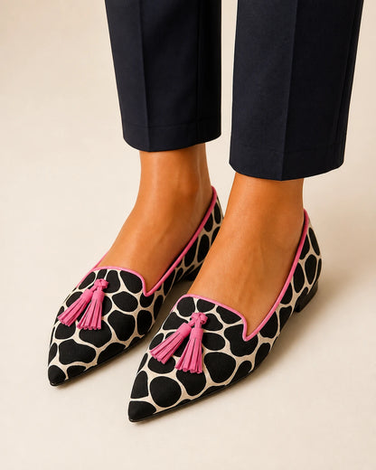 Mocasines de punta con estampado vaca y borlas — Imagen del producto 10