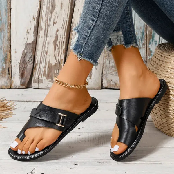 Sandalias Planas de Mujer – Cuero Negro Anillo en Dedo Hebilla Slide