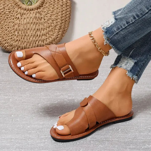Sandalias Planas de Mujer – Cuero Negro Anillo en Dedo Hebilla Slide