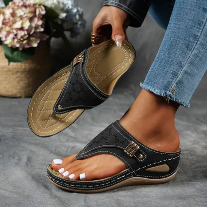 Sandalias de Cuña Ortopédicas de Mujer – Negras Calado Láser Tipo Thong