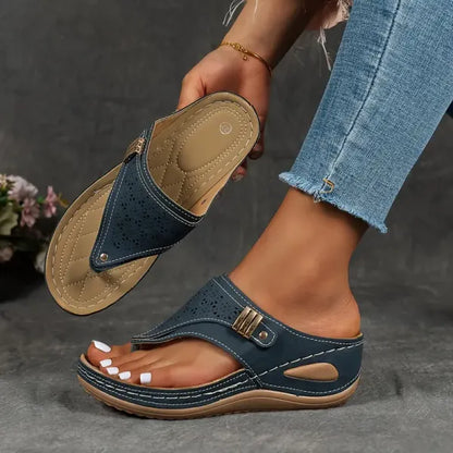 Sandalias de Cuña Ortopédicas de Mujer – Negras Calado Láser Tipo Thong