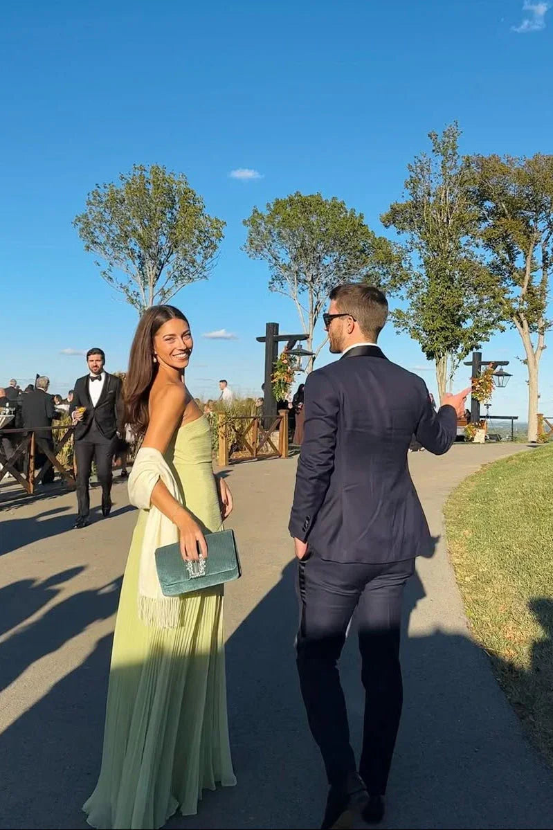 Emiliana | Vestido Largo Plisado de Satén Abertura Tirantes Finos Vaporoso Noche