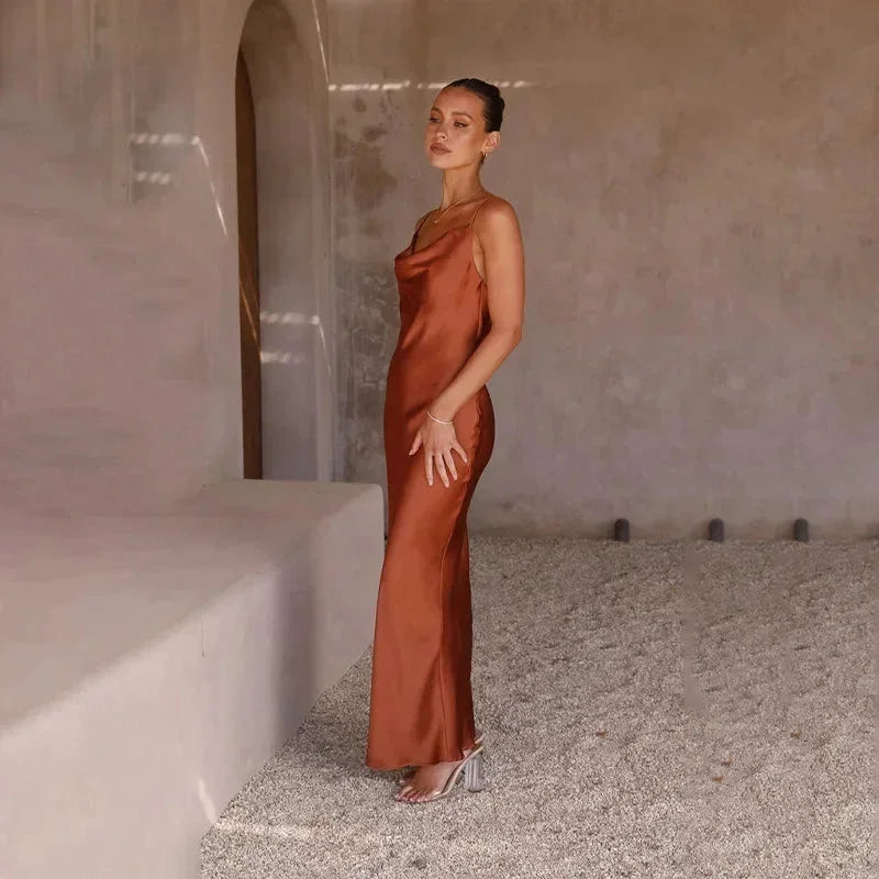 Calliope | Vestido Largo Elegante de Satén Escote Drapeado Lencero Corte al Bies Noche