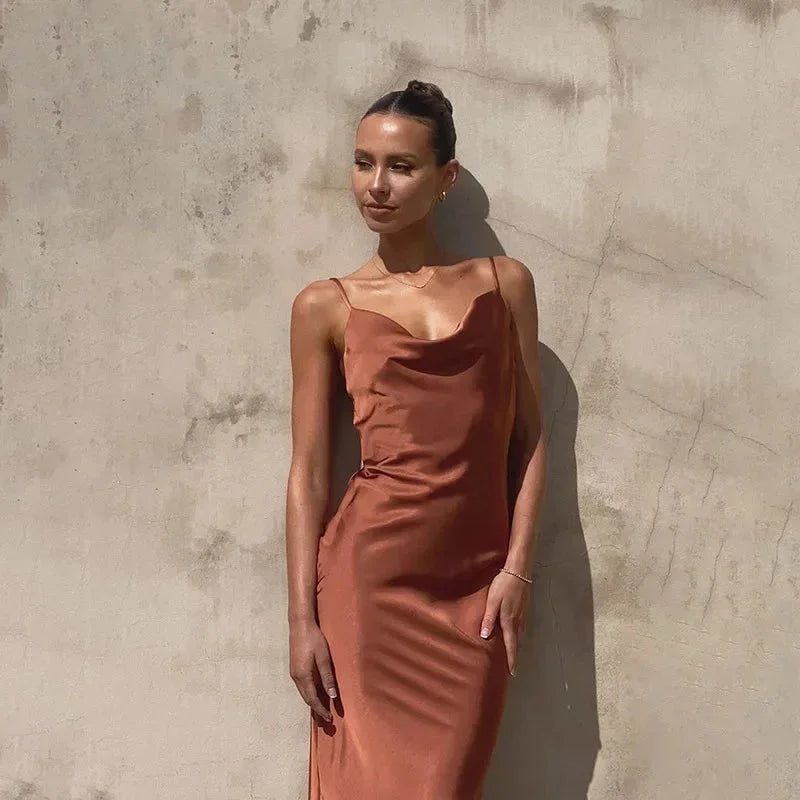 Calliope | Vestido Largo Elegante de Satén Escote Drapeado Lencero Corte al Bies Noche