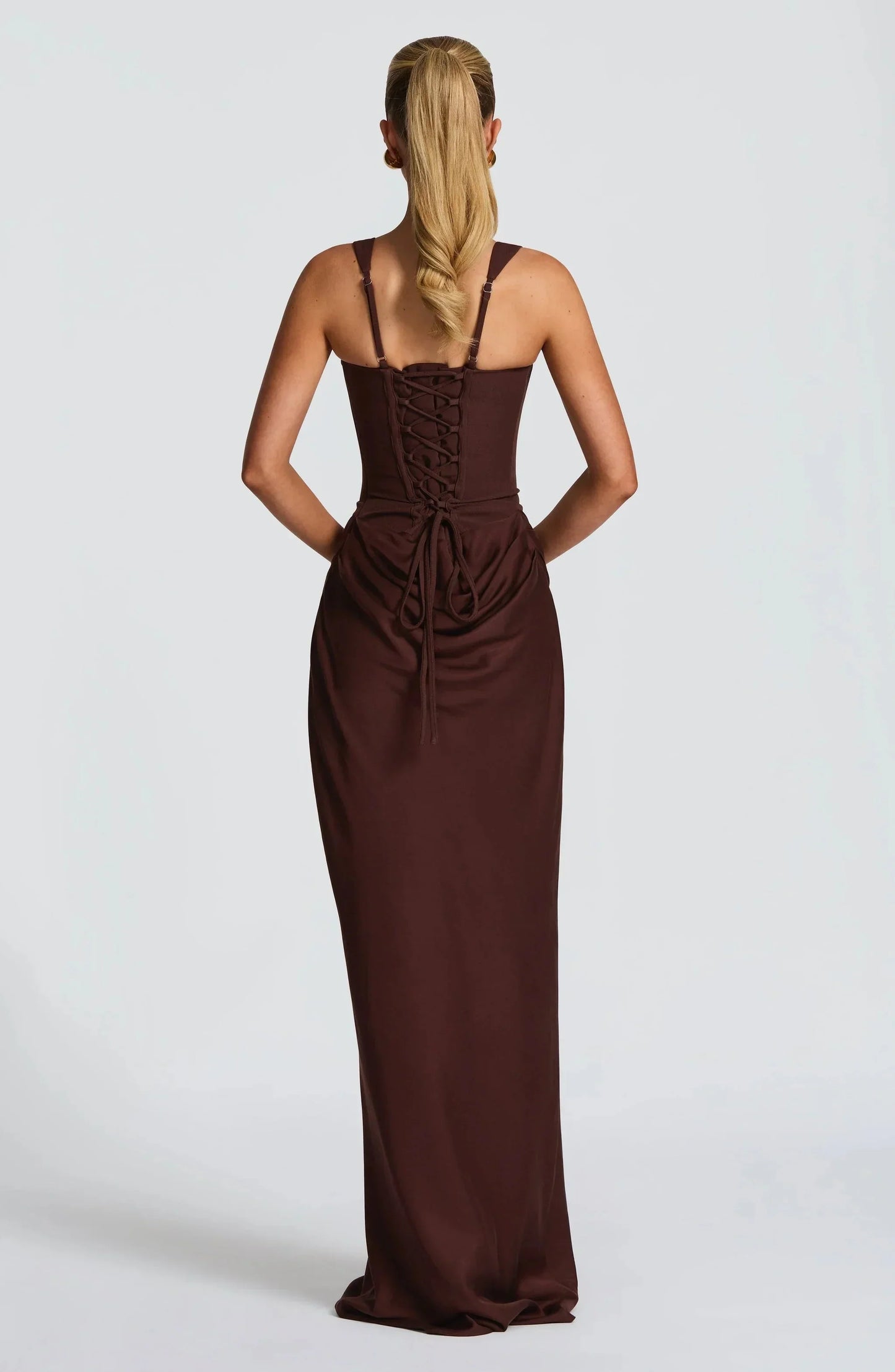 Galatea | Vestido Largo Elegante de Satén Escote Cuadrado Ajustado Espalda Descubierta