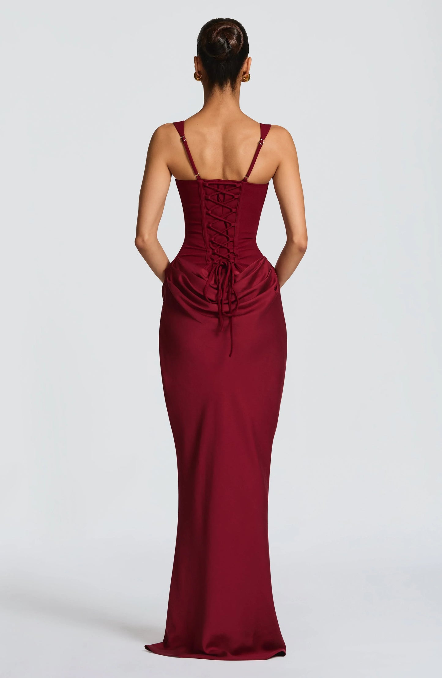Galatea | Vestido Largo Elegante de Satén Escote Cuadrado Ajustado Espalda Descubierta