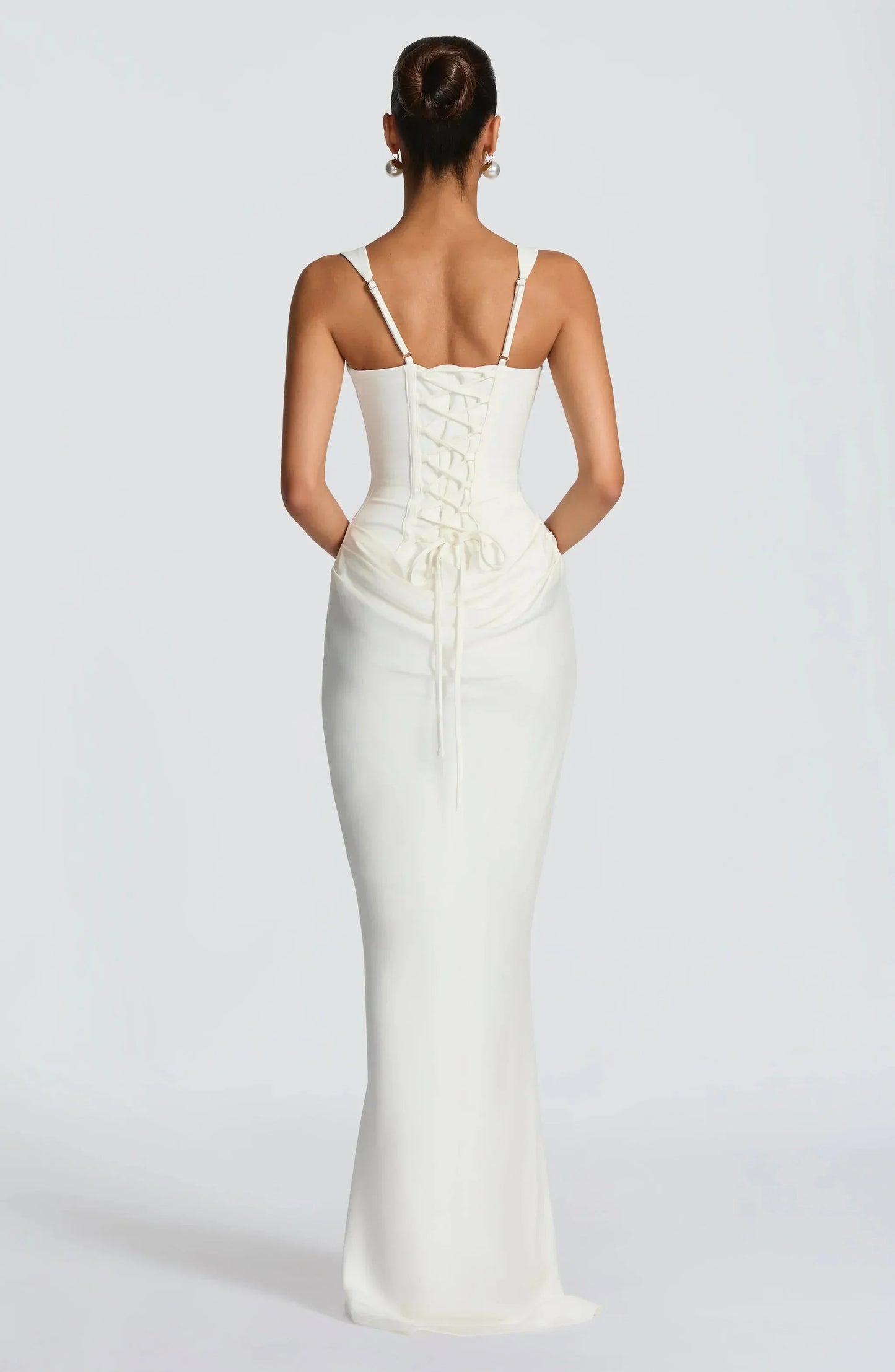 Galatea | Vestido Largo Elegante de Satén Escote Cuadrado Ajustado Espalda Descubierta