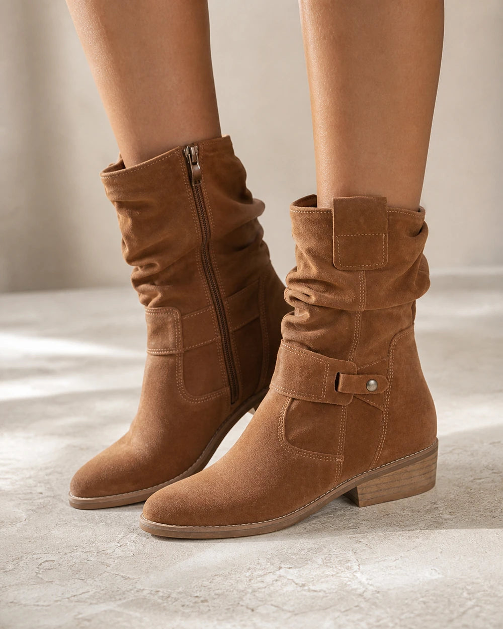 Botines de mujer Emilia de acabado ante y caña fruncida — image 1