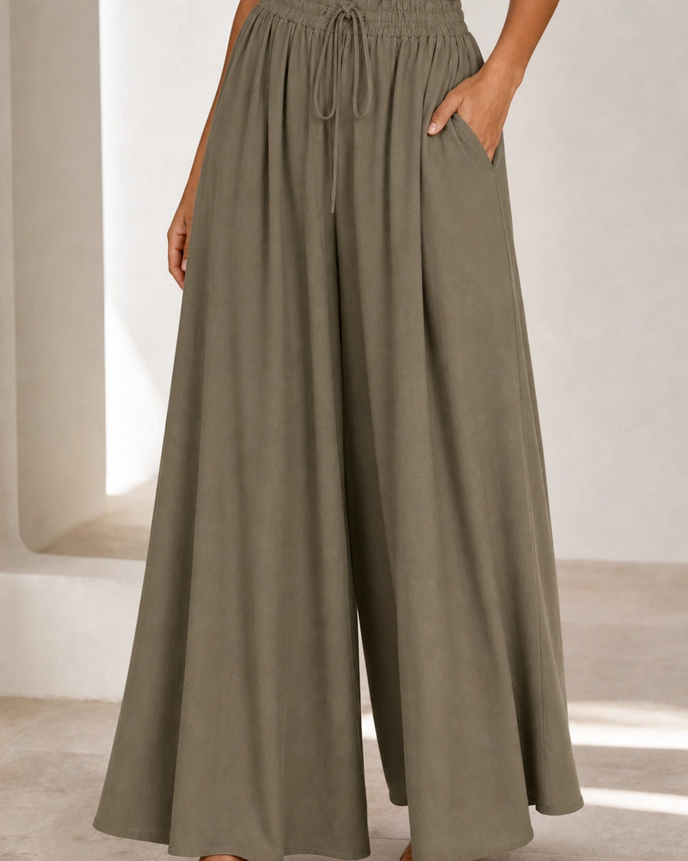 Pantalón de mujer de tiro alto y pierna ancha — image